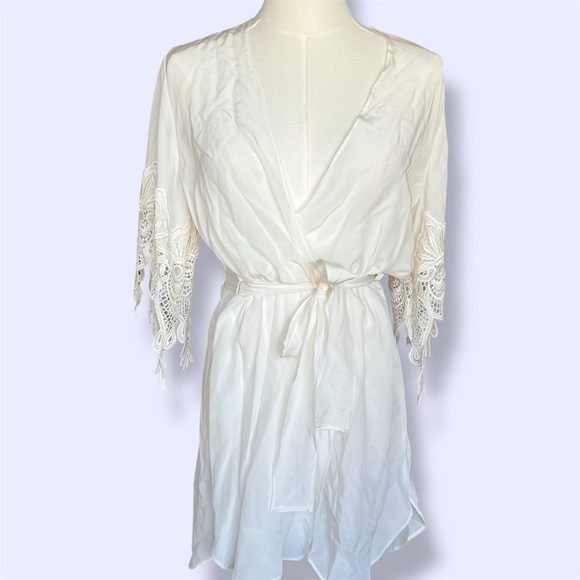 wedding dress lace and satin A-Line V-neck Lace Appliques Satin Wedding Dress Bridal Gowns Diamond White / 6 main image 1